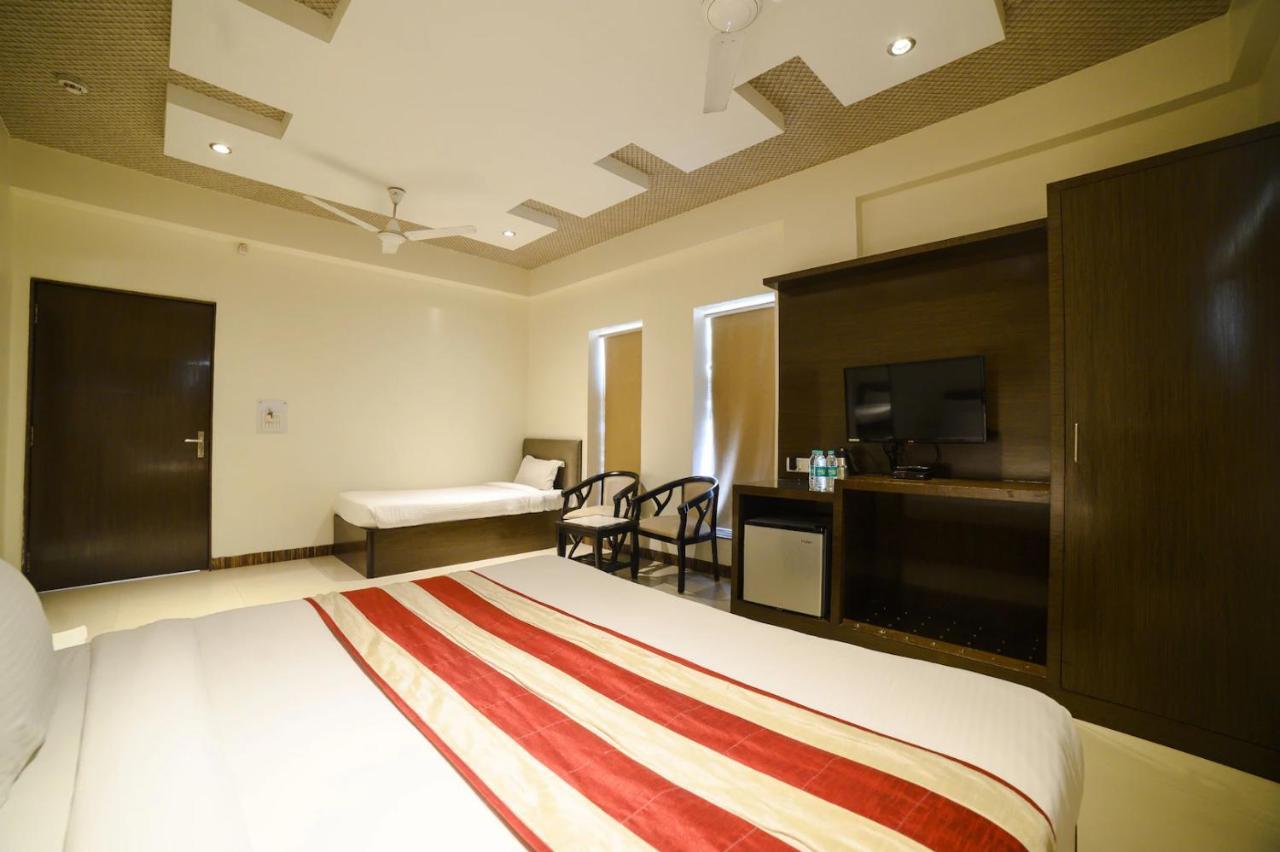 Hotel Karan Vilas Агра Екстер'єр фото