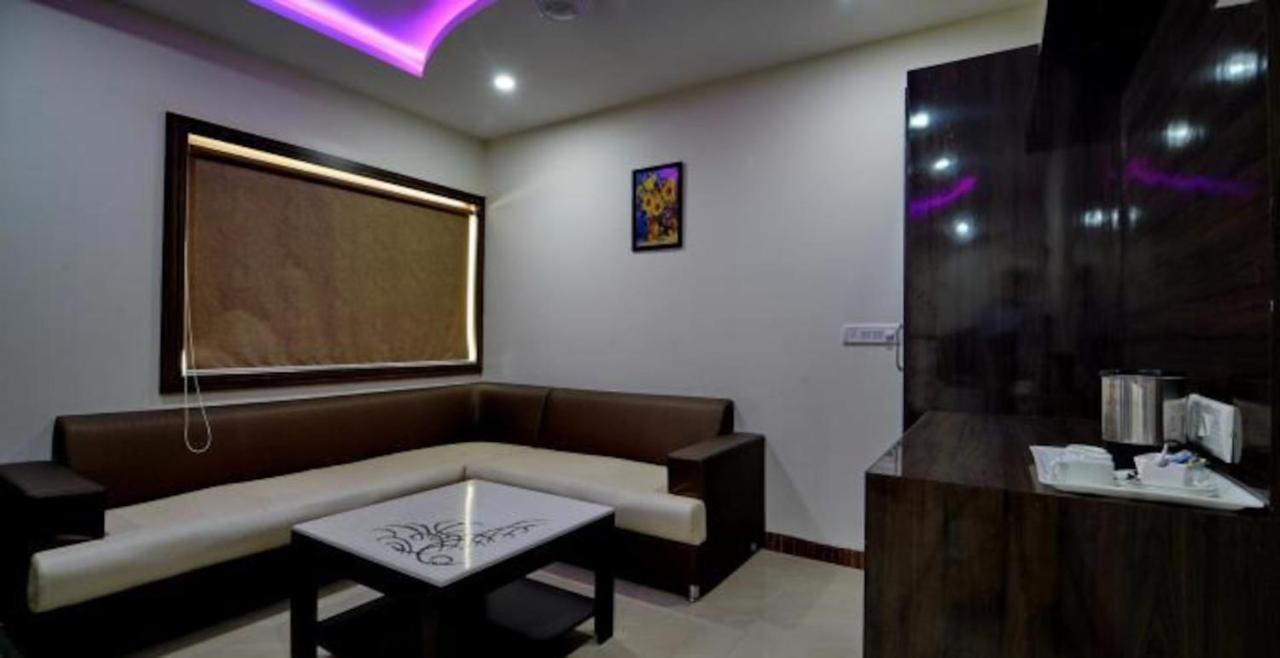 Hotel Karan Vilas Агра Екстер'єр фото