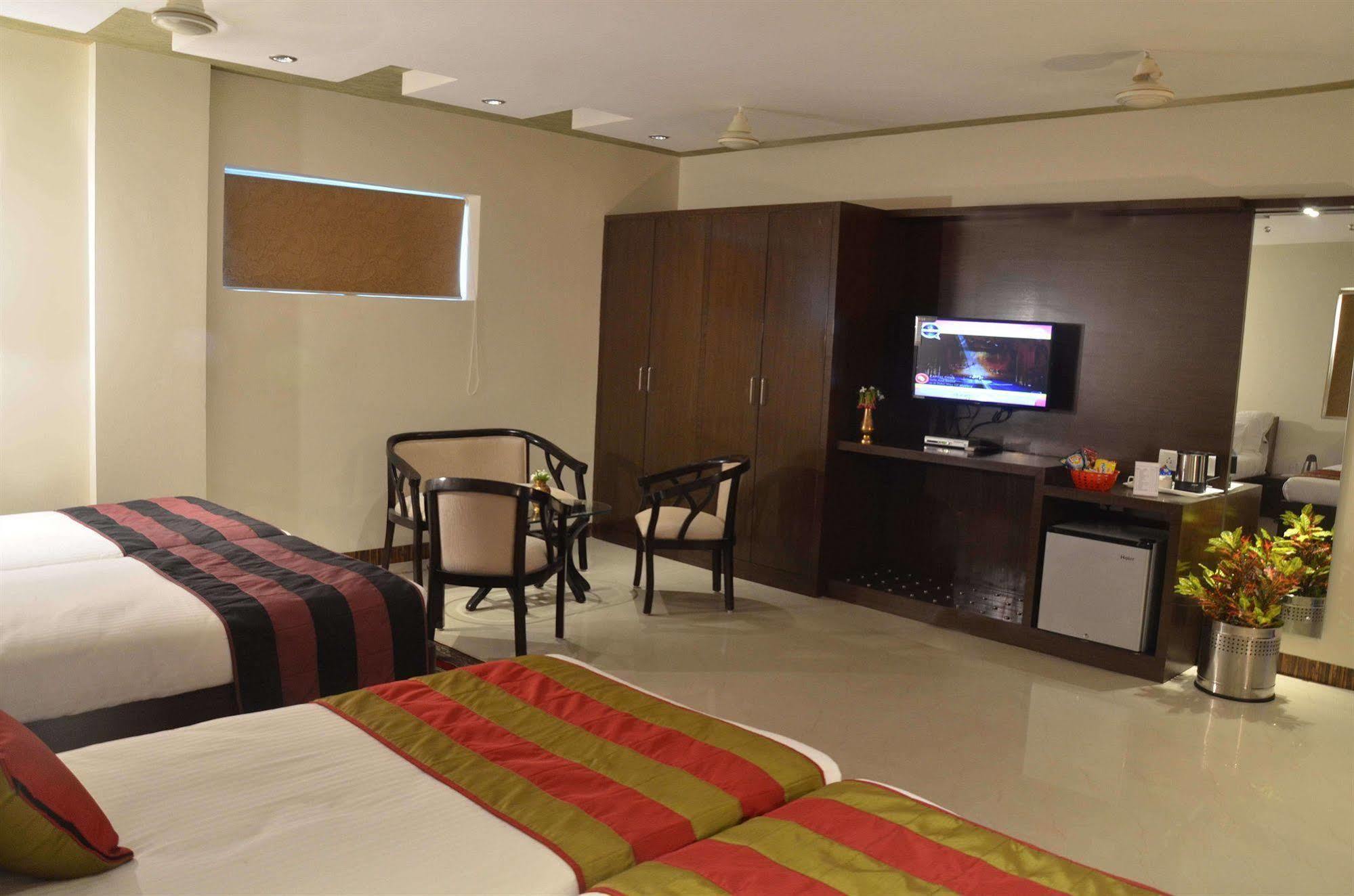Hotel Karan Vilas Агра Екстер'єр фото